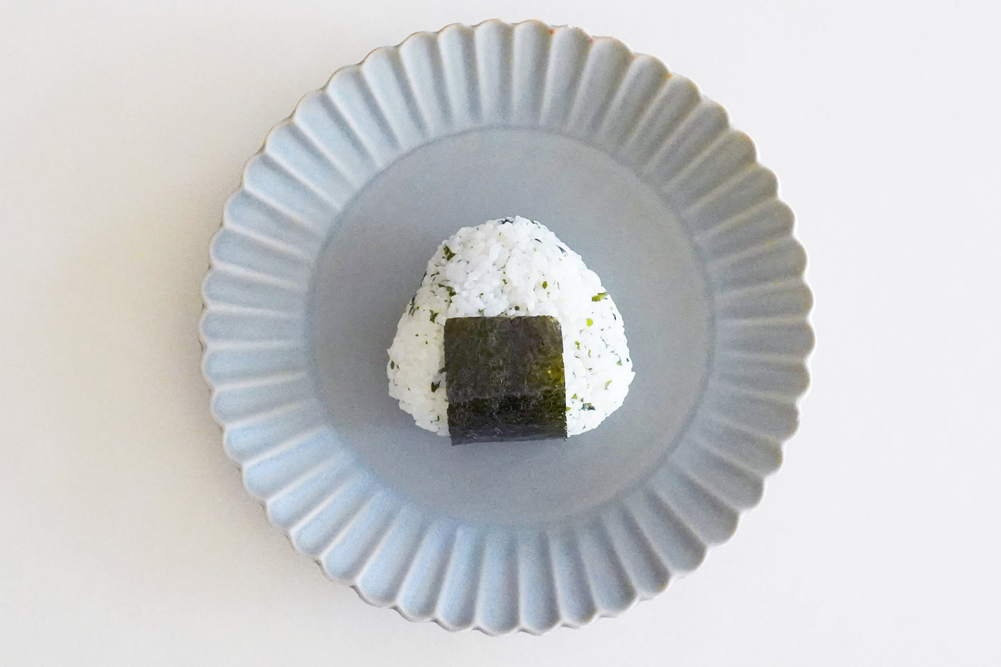 【28品目不使用】【C主食】おにぎり(わかめ)