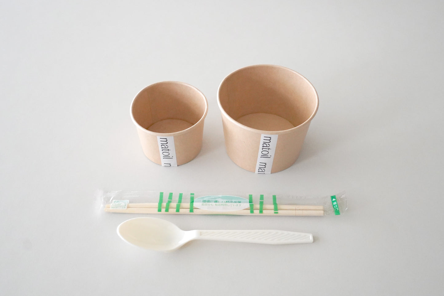 【修学旅行の昼食・牛すじカレーとコールスローサラダ用】容器・カトラリー